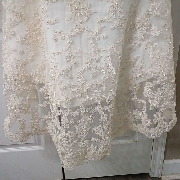 Alfred Angelo 1774NT Ivory  HiLo Lace Wedding Dress and wedding veil  Sz 18 - Picture 9 of 15